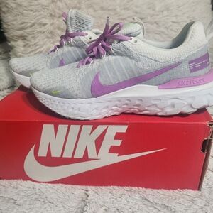 Nike Women's Running Shoes - White and Purple